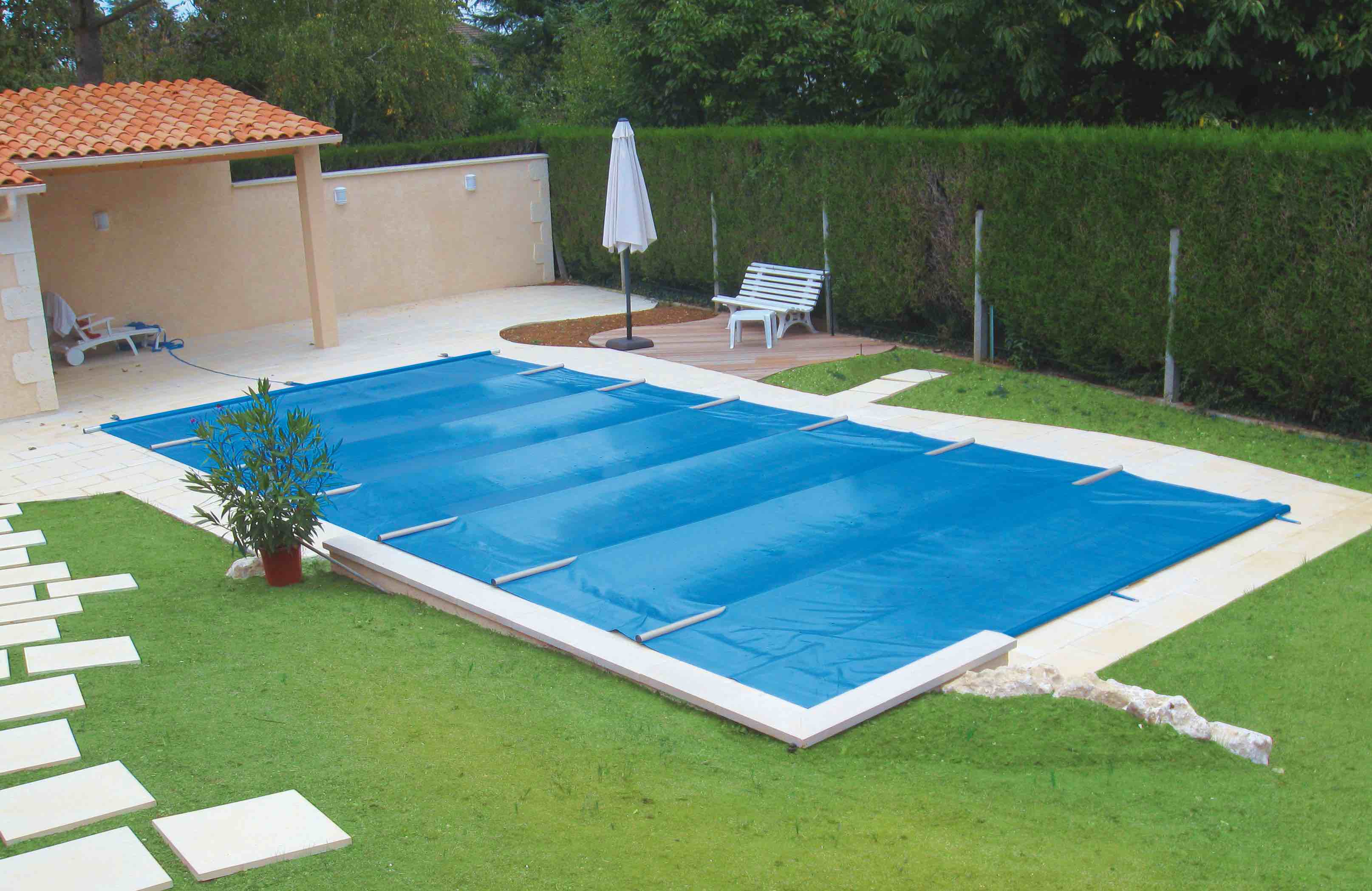 Bache à barres pour piscine